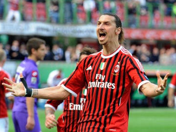 Zlatan Ibrahimovic durante un partido con el AC Milan