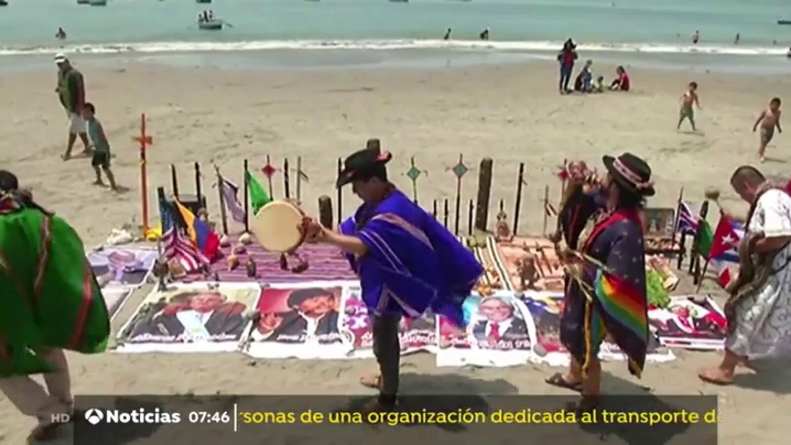 Chamanes, curanderos y espiritistas se reúnen en una playa de Perú para predecir lo que pasará en 2020
