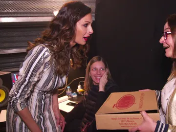El regalo más dulce a Eva González de una fan malagueña de 'La Voz Kids' El regalo más dulce a Eva González de una fan malagueña de 'La Voz Kids'