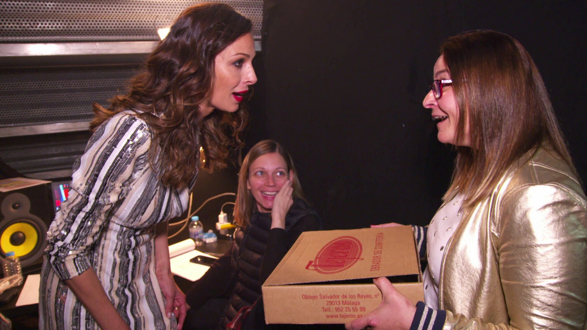 El regalo m&aacute;s dulce a Eva Gonz&aacute;lez de una fan malague&ntilde;a de 'La Voz Kids' 