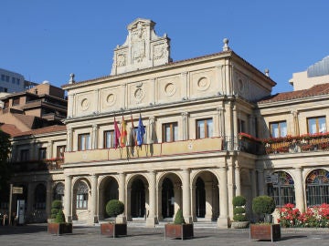 Imagen de archivo de la fachada del Ayuntamiento de León