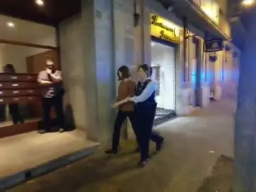 Una mujer confiesa haber ahogado a su hija de diez años en la bañera Una mujer confiesa haber ahogado a su hija de diez años en la bañera