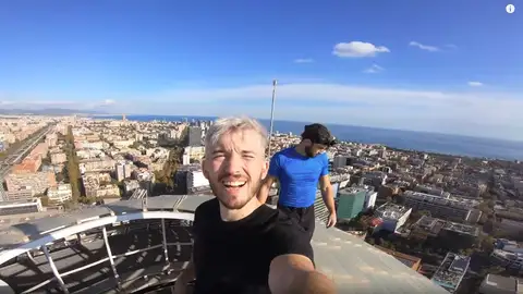 Los dos youtubers en la cima de la torre Los dos youtubers en la cima de la torre