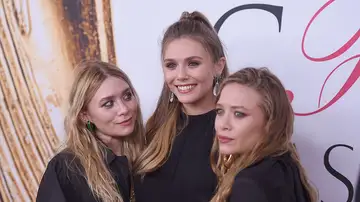 Elizabeth Olsen junto a sus hermanas Ashley y Mary Kate