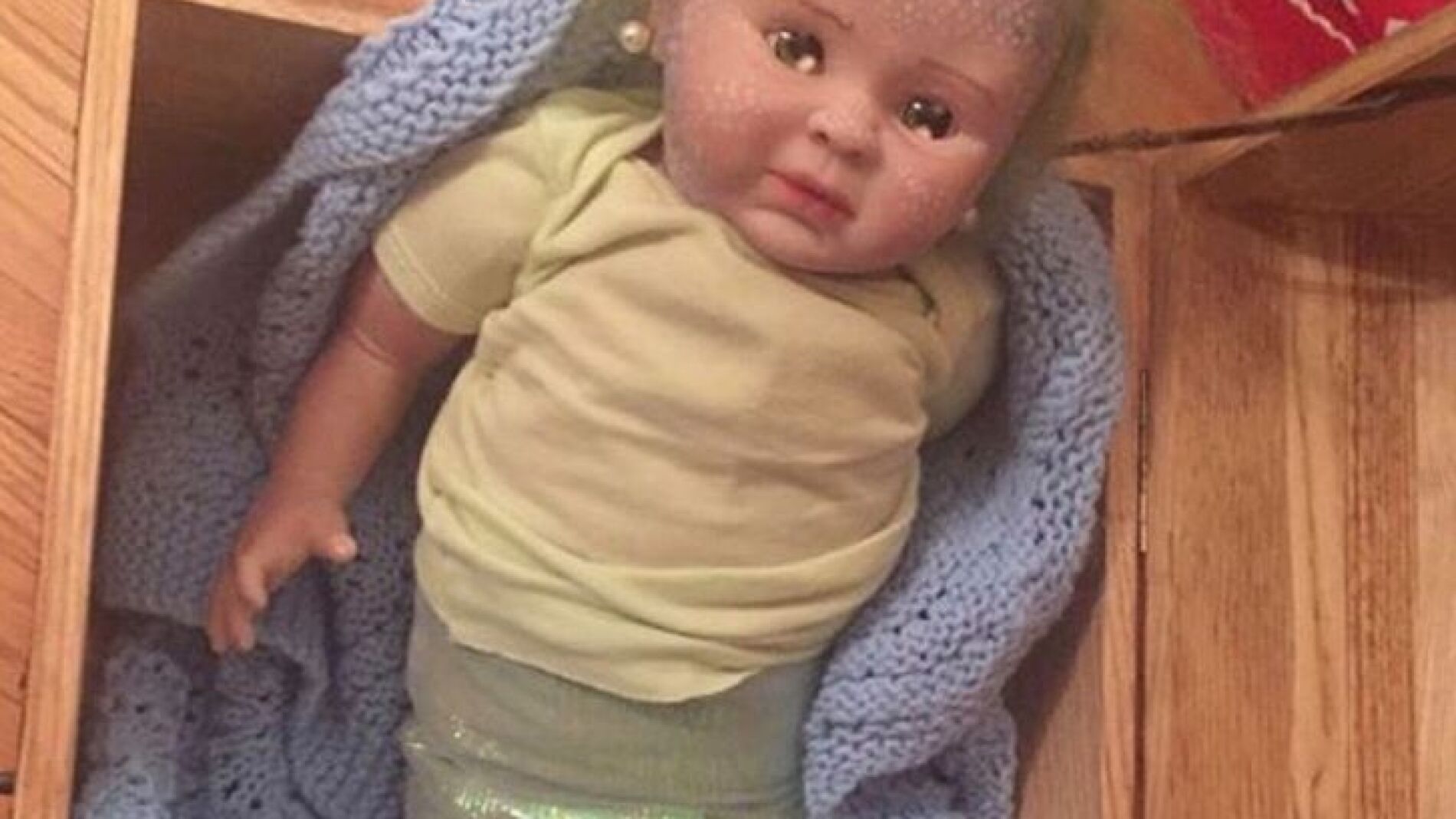 Una ni&ntilde;a pide una mu&ntilde;eca sirena por Navidad pero acaba requisada por la polic&iacute;a como prueba en un juicio internacional de drogas