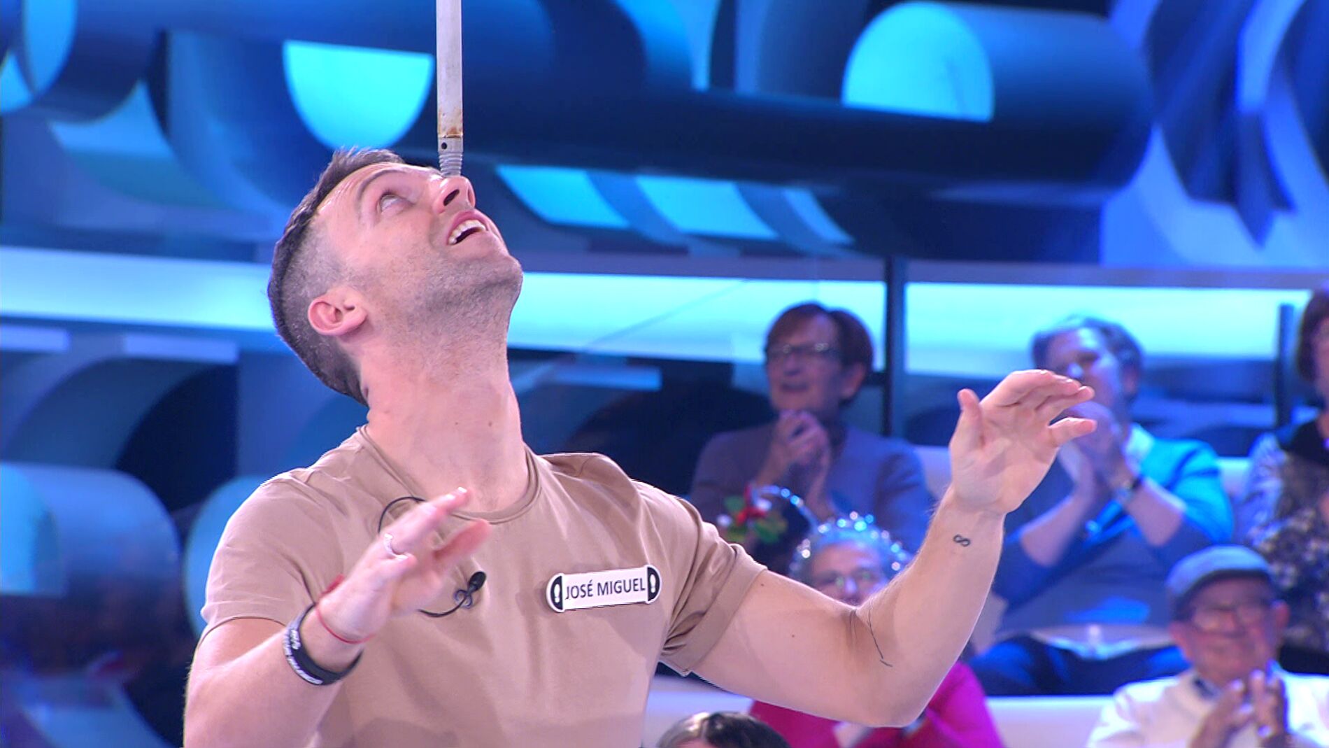El equilibrista Jos&eacute; Miguel demuestra su talento en '&iexcl;Ahora caigo!'