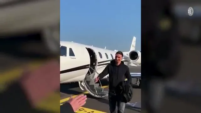 Locura en Milán por la vuelta de Ibrahimovic: "He dicho que ésta es mi casa y finalmente he vuelto" Locura en Milán por la vuelta de Ibrahimovic: "He dicho que ésta es mi casa y finalmente he vuelto"