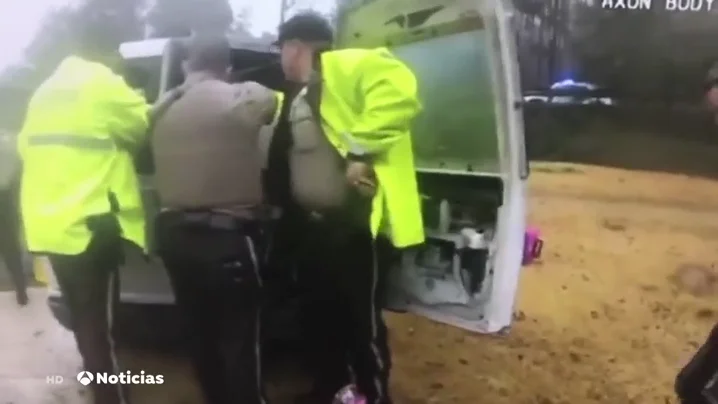 La Polic&iacute;a libera a una joven secuestrada en una furgoneta