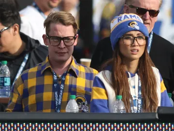 Macaulay Culkin y Brenda Song en Los Ángeles Macaulay Culkin y Brenda Song en Los Ángeles