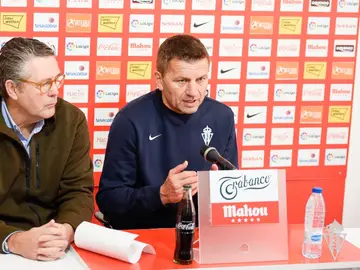Djukic y Maestro en la rueda de prensa después del entreno Djukic y Maestro en la rueda de prensa después del entreno