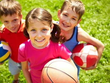 Niños haciendo deporte Niños haciendo deporte