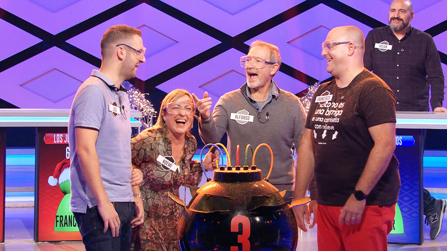 &lsquo;Los justicieros&rsquo; se l&iacute;an en &lsquo;&iexcl;Boom!&rsquo;: &iquest;cantante o superh&eacute;roe?