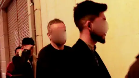 REEMPLAZO Estos son los tres detenidos por la presunta agresión sexual a tres norteamericanas en Murcia REEMPLAZO Estos son los tres detenidos por la presunta agresión sexual a tres norteamericanas en Murcia