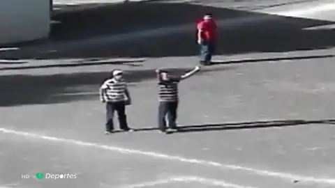 Un partido de fútbol entre presos acaba en un baño de sangre con 16 muertos por una jugada polémica Un partido de fútbol entre presos acaba en un baño de sangre con 16 muertos por una jugada polémica