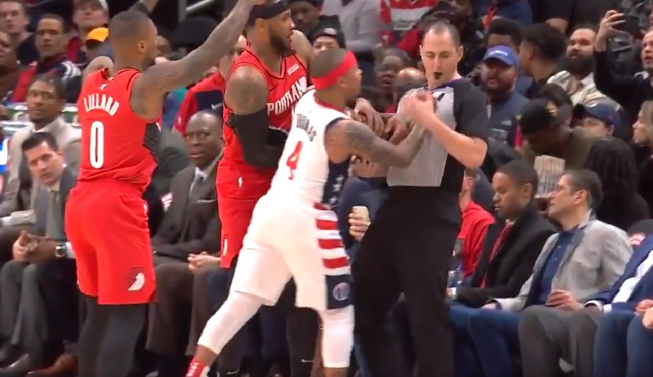 Expulsión de Isaiah Thomas a los 88 segundos