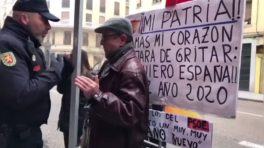 El detenido en Ferraz no fue reducido por decir "Viva España", como señala Abascal El detenido en Ferraz no fue reducido por decir "Viva España", como señala Abascal