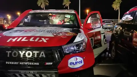 El primer susto de Fernando Alonso en el Dakar: su coche no arrancó a la primera El primer susto de Fernando Alonso en el Dakar: su coche no arrancó a la primera