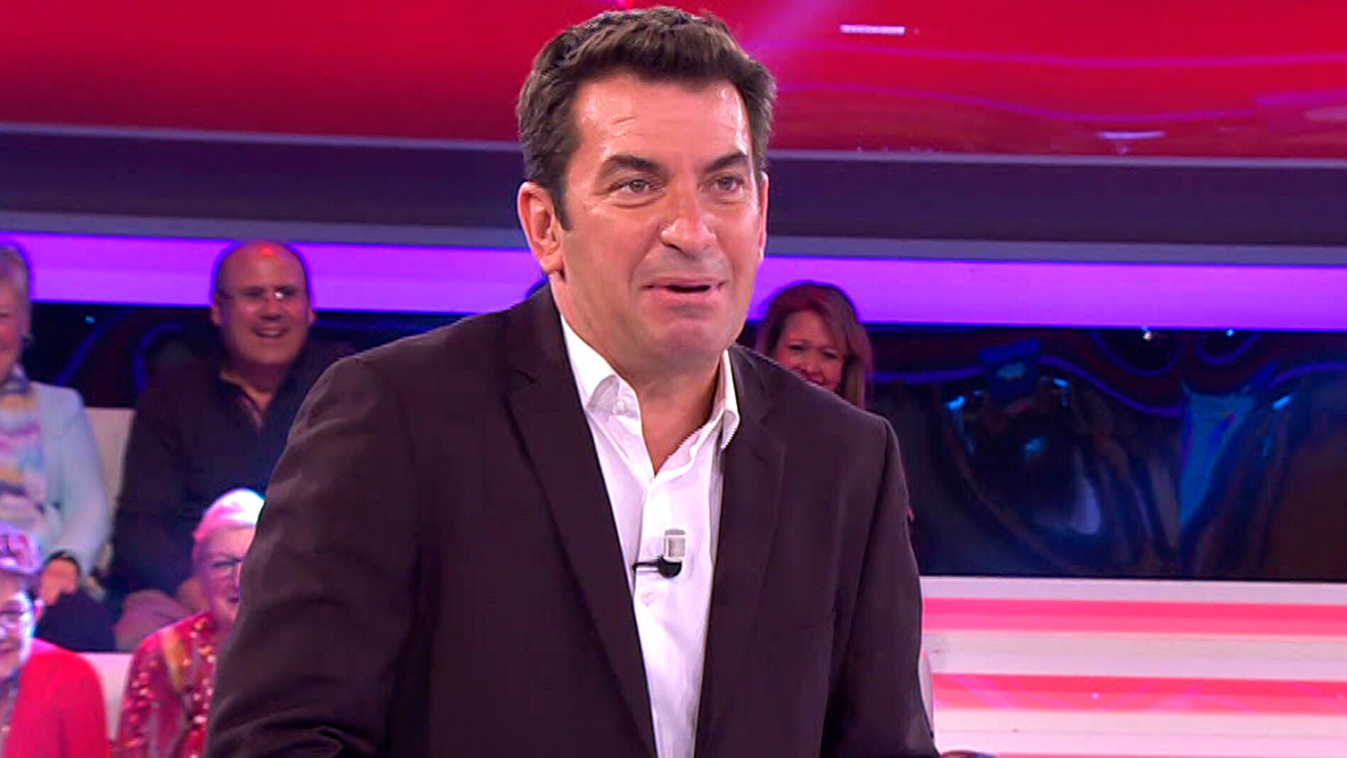 Arturo Valls vive un 'accidentado' momento en directo en '&iexcl;Ahora caigo!'
