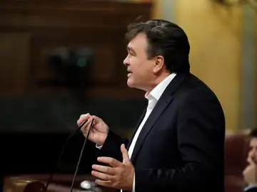 El diputado de Teruel Existe, Tomás Guitarte, durante su intervención ante el pleno del Congreso El diputado de Teruel Existe, Tomás Guitarte, durante su intervención ante el pleno del Congreso