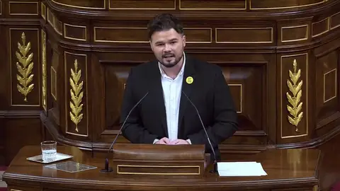 Gabriel Rufián asegura en su discurso de investidura que pondrá a sus diputados "al servicio de España" para desbloquear el país Gabriel Rufián asegura en su discurso de investidura que pondrá a sus diputados "al servicio de España" para desbloquear el país