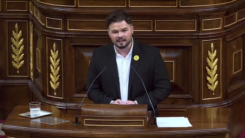 Gabriel Rufián asegura en su discurso de investidura que pondrá a sus diputados "al servicio de España" para desbloquear el país Gabriel Rufián asegura en su discurso de investidura que pondrá a sus diputados "al servicio de España" para desbloquear el país