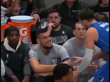 Doncic celebra un triple con Hernangómez Doncic celebra un triple con Hernangómez