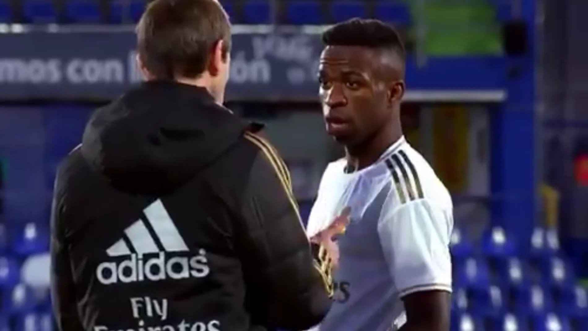 Vinicius no sigue las indicaciones de su preparador físico Vinicius no sigue las indicaciones de su preparador físico
