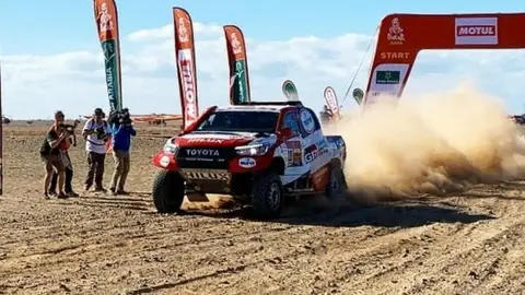 Fernando Alonso toma la salida en el Dakar 2020 Fernando Alonso toma la salida en el Dakar 2020