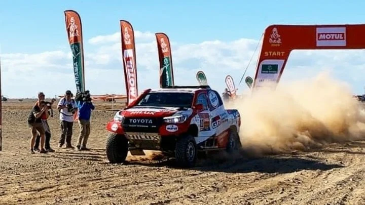 Fernando Alonso toma la salida en el Dakar 2020 Fernando Alonso toma la salida en el Dakar 2020