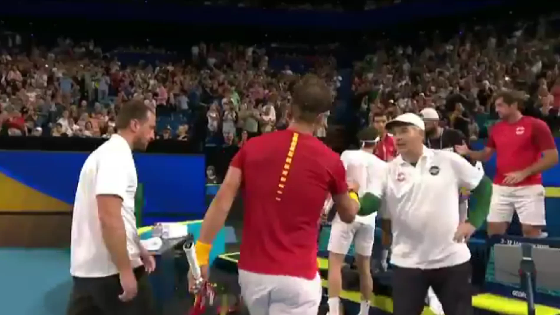 Nadal saluda a la plantilla georgiana Nadal saluda a la plantilla georgiana