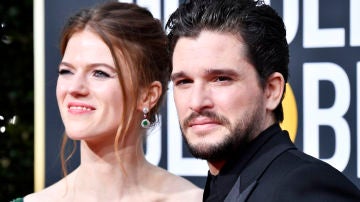 Kit Harington ('Juego de Tronos') y Rose Leslie en los Globos de Oro 2020