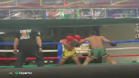 El derechazo viral con el que un luchador de muay thai noqueó a su rival El derechazo viral con el que un luchador de muay thai noqueó a su rival