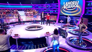 Los once concursantes de '¡Ahora caigo!' sorprenden a Arturo Valls con el 'flow' de 'La cucaracha'