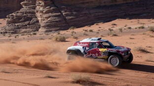 Carlos Sainz, en acci&oacute;n en la etapa 3 del Dakar