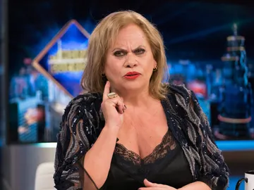 El divertido mensaje de Carmina Barrios para afrontar los excesos de la Navidad en 'El Hormiguero 3.0' El divertido mensaje de Carmina Barrios para afrontar los excesos de la Navidad en 'El Hormiguero 3.0'