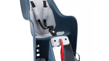 Facua alerta sobre una silla portabebés de Decathlon, que ya ha anunciado que compensará a los clientes afectados