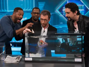 Marron sorprende con el líquido capaz de hacer lo imposible en 'El Hormiguero 3.0' Marron sorprende con el líquido capaz de hacer lo imposible en 'El Hormiguero 3.0'