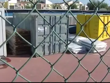 Vuelven al colegio tras las vacaciones de Navidad y comprueban que las aulas no tienen techo Vuelven al colegio tras las vacaciones de Navidad y comprueban que las aulas no tienen techo