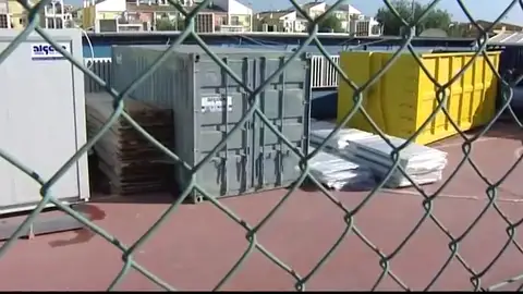 Vuelven al colegio tras las vacaciones de Navidad y comprueban que las aulas no tienen techo Vuelven al colegio tras las vacaciones de Navidad y comprueban que las aulas no tienen techo