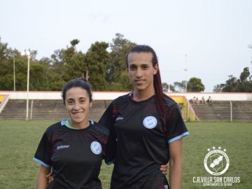 Las futbolistas Ludmila Angeli y Mara Gómez