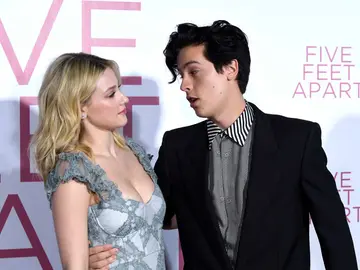 Lili Reinhart y Cole Sprouse Lili Reinhart y Cole Sprouse