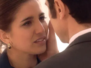 Irene le cuenta a Julia cómo comenzó su relación clandestina con Armando Irene le cuenta a Julia cómo comenzó su relación clandestina con Armando