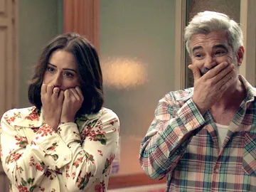 Manolita sorprende a Lenin y Cristina en una situación muy embarazosa Manolita sorprende a Lenin y Cristina en una situación muy embarazosa