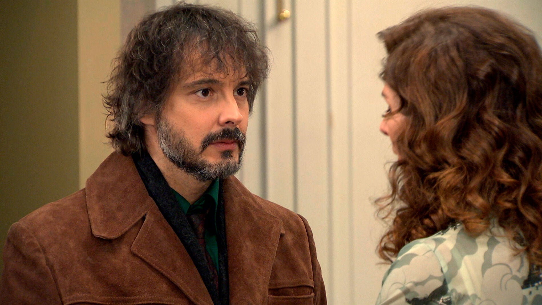 Guillermo trata de mediar entre Irene y Julia