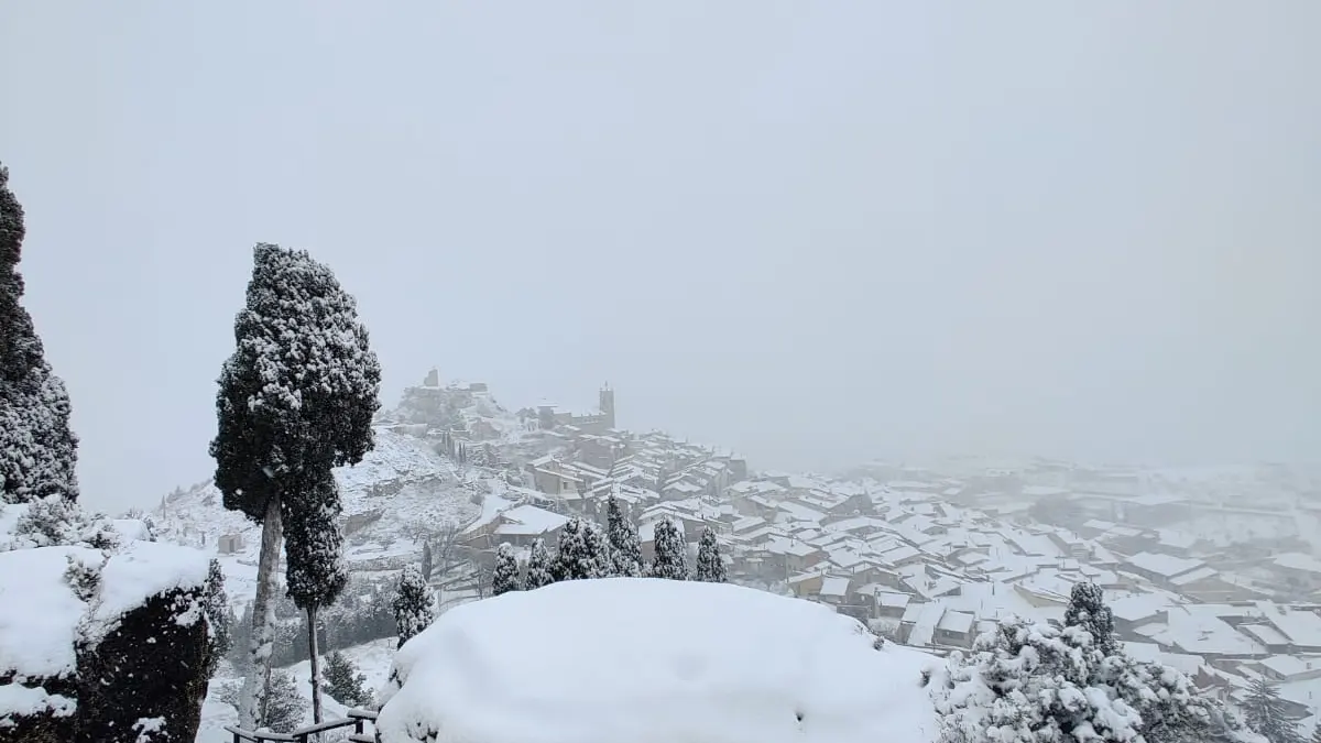 La nieve ha llegado a La Fresneda La nieve ha llegado a La Fresneda