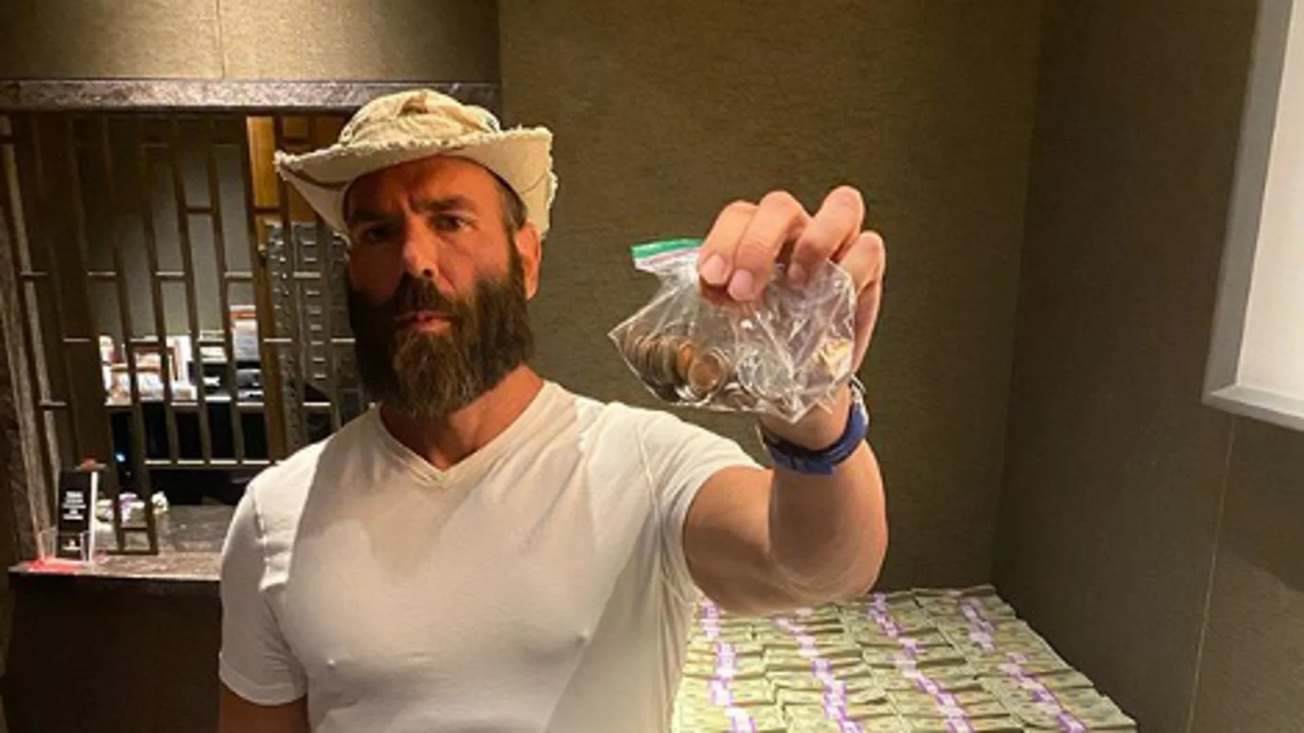 Dan Bilzerian apostando por la derrota de Conor McGregor Dan Bilzerian apostando por la derrota de Conor McGregor