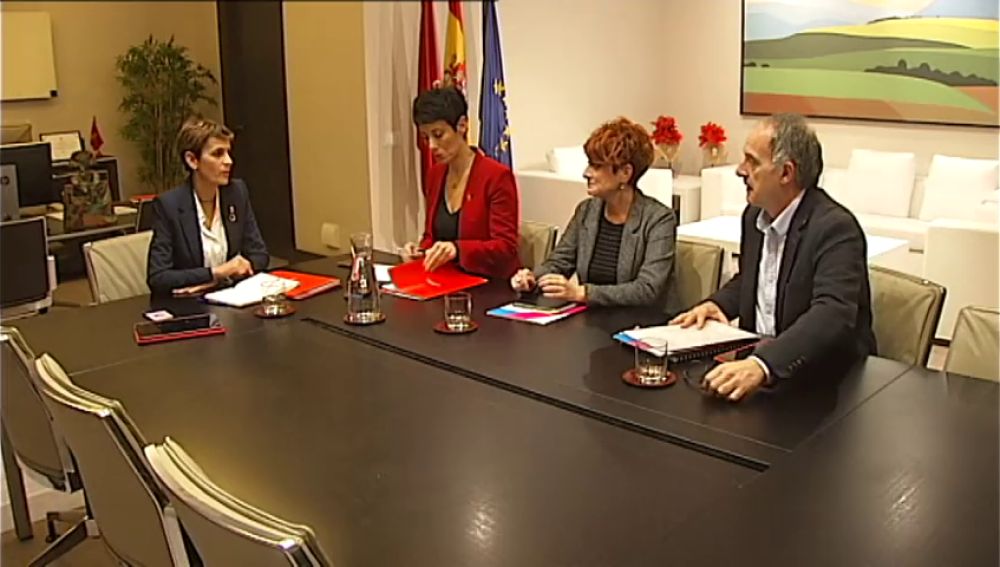 Los socialistas pactan los presupuestos de Navarra con Bildu