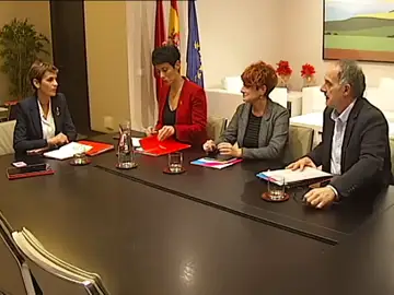Los socialistas pactan los presupuestos de Navarra con Bildu Los socialistas pactan los presupuestos de Navarra con Bildu