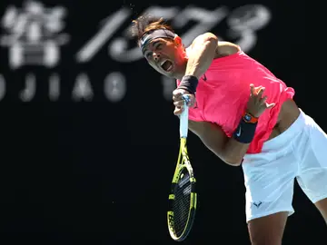 Rafa Nadal, al servicio en su partido contra Hugo Dellien Rafa Nadal, al servicio en su partido contra Hugo Dellien