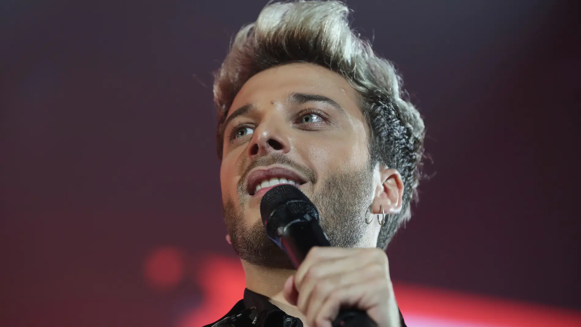 Blas Cantó durante una actuación